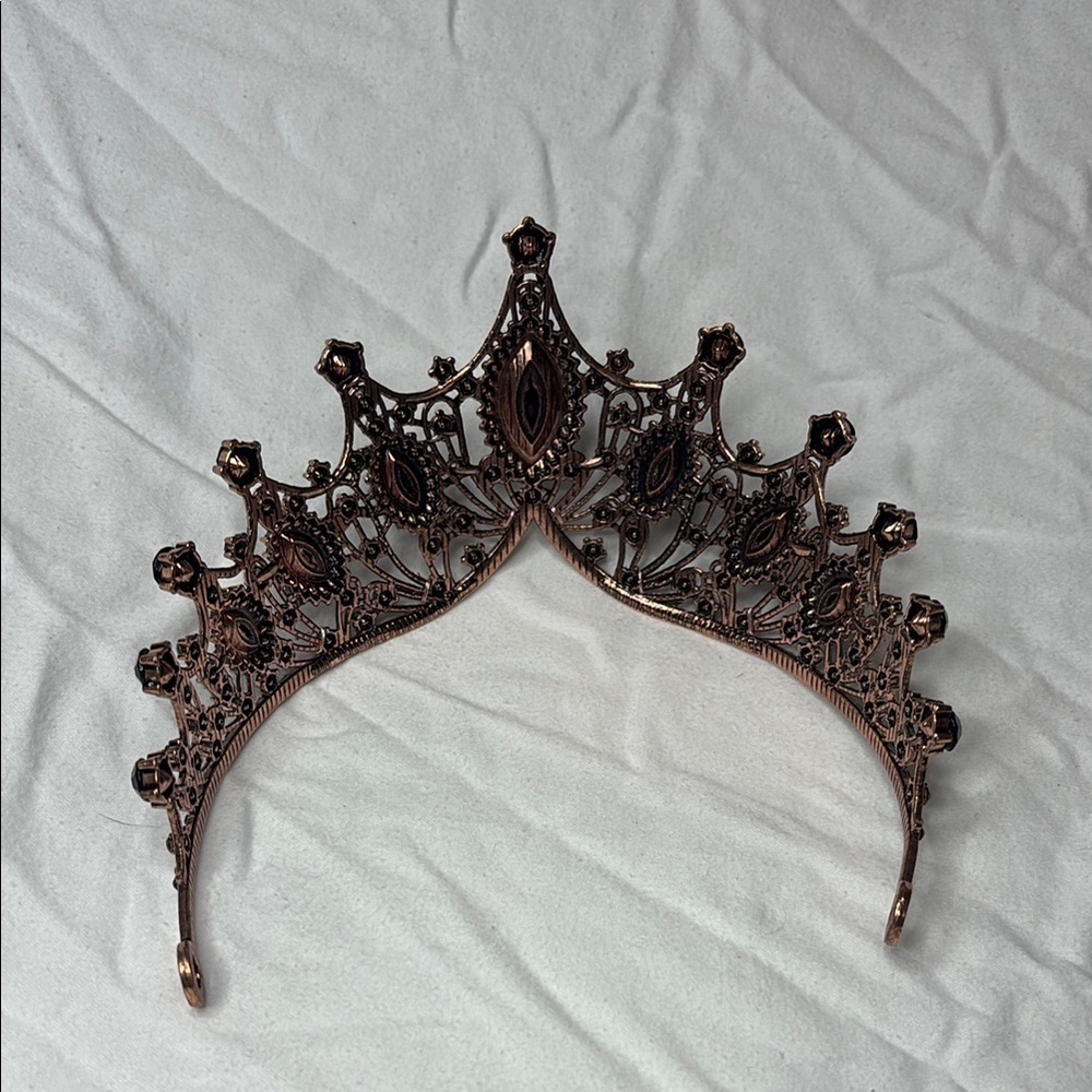 Elegant Black and Rose Gold Tiara - Picture 4 of 9